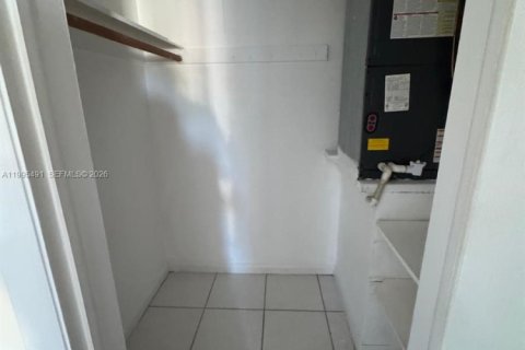 Villa ou maison à louer à Pompano Beach, Floride: 41.81 m2 № 2064173 - photo 3