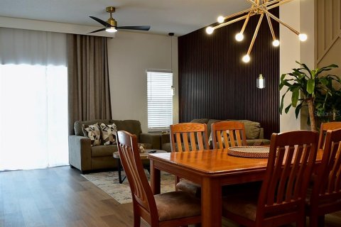 Adosado en venta en Kissimmee, Florida, 3 dormitorios, 119.94 m2 № 2197302 - foto 2