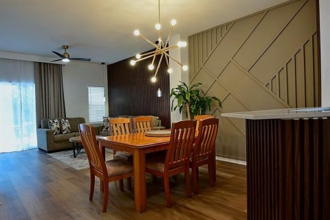 Adosado en venta en Kissimmee, Florida, 3 dormitorios, 119.94 m2 № 2197302 - foto 3