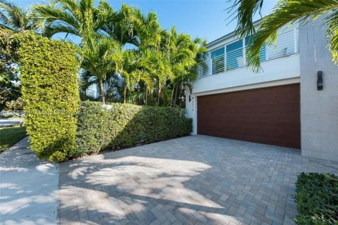 Villa ou maison à vendre à Fort Lauderdale, Floride: 4 chambres, 283.91 m2 № 2002346 - photo 3