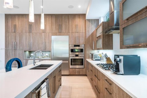 Villa ou maison à vendre à Fort Lauderdale, Floride: 4 chambres, 283.91 m2 № 2002346 - photo 17