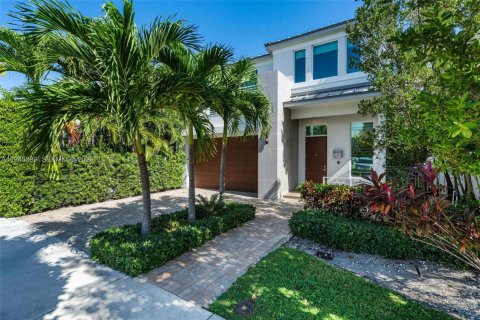 Villa ou maison à vendre à Fort Lauderdale, Floride: 4 chambres, 283.91 m2 № 2002346 - photo 2