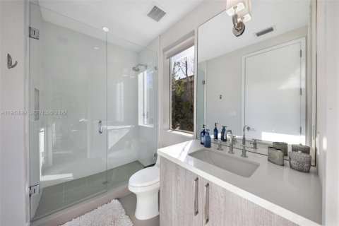 Villa ou maison à vendre à Fort Lauderdale, Floride: 4 chambres, 283.91 m2 № 2002346 - photo 30