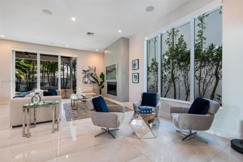 Villa ou maison à vendre à Fort Lauderdale, Floride: 4 chambres, 283.91 m2 № 2002346 - photo 10