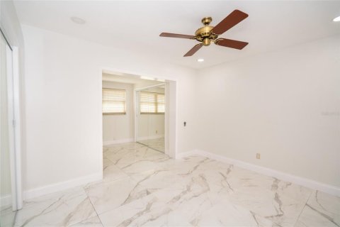 Villa ou maison à vendre à Tampa, Floride: 3 chambres, 162.11 m2 № 2156835 - photo 12