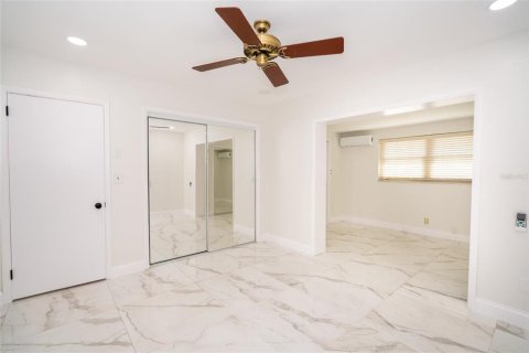 Villa ou maison à vendre à Tampa, Floride: 3 chambres, 162.11 m2 № 2156835 - photo 15