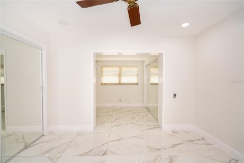 Villa ou maison à vendre à Tampa, Floride: 3 chambres, 162.11 m2 № 2156835 - photo 16