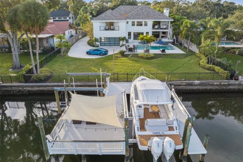 Villa ou maison à louer à Tampa, Floride: 5 chambres, 393.35 m2 № 2380534 - photo 5
