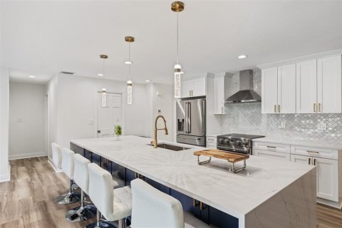 Villa ou maison à louer à Tampa, Floride: 5 chambres, 393.35 m2 № 2380534 - photo 13