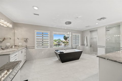 Villa ou maison à louer à Tampa, Floride: 5 chambres, 393.35 m2 № 2380534 - photo 27