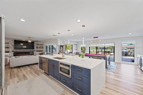 Villa ou maison à louer à Tampa, Floride: 5 chambres, 393.35 m2 № 2380534 - photo 8