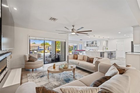 Villa ou maison à louer à Tampa, Floride: 5 chambres, 393.35 m2 № 2380534 - photo 20