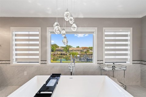 Villa ou maison à louer à Tampa, Floride: 5 chambres, 393.35 m2 № 2380534 - photo 29