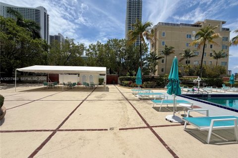 Condominio en venta en Hollywood, Florida, 1 dormitorio, 83.61 m2 № 2154013 - foto 16