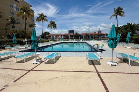 Condominio en venta en Hollywood, Florida, 1 dormitorio, 83.61 m2 № 2154013 - foto 17