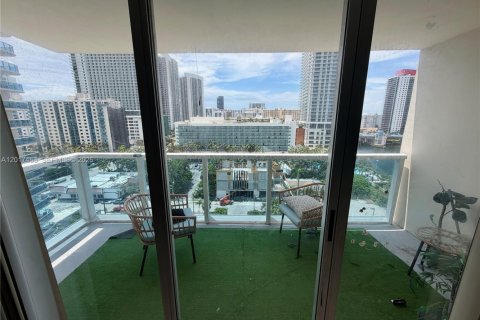Condominio en venta en Hollywood, Florida, 1 dormitorio, 83.61 m2 № 2154013 - foto 12