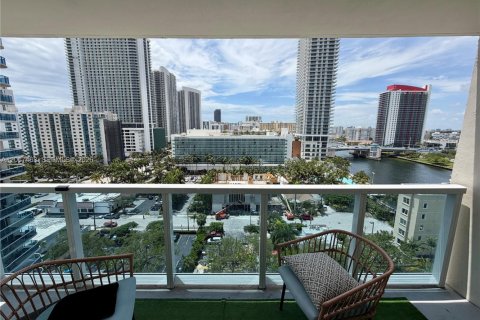 Condominio en venta en Hollywood, Florida, 1 dormitorio, 83.61 m2 № 2154013 - foto 11