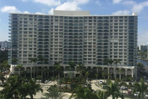Condominio en venta en Hollywood, Florida, 1 dormitorio, 83.61 m2 № 2154013 - foto 24