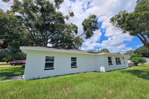 House in Clearwater, Florida 3 bedrooms, 116.22 sq.m. № 1325115 - photo 2