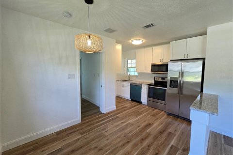 House in Clearwater, Florida 3 bedrooms, 116.22 sq.m. № 1325115 - photo 7