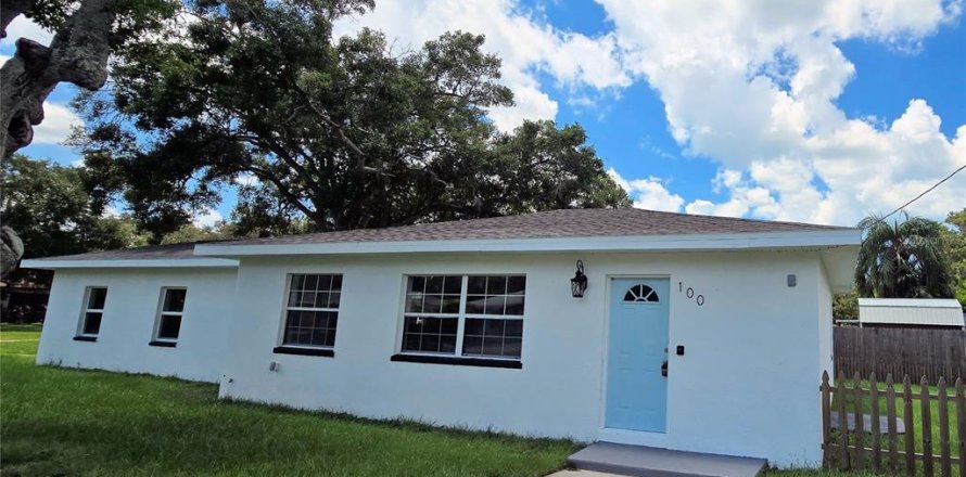 House in Clearwater, Florida 3 bedrooms, 116.22 sq.m. № 1325115
