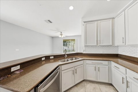 House in Winter Garden, Florida 3 bedrooms, 169.55 sq.m. № 2393865 - photo 7