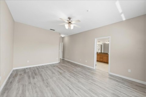 House in Winter Garden, Florida 3 bedrooms, 169.55 sq.m. № 2393865 - photo 9