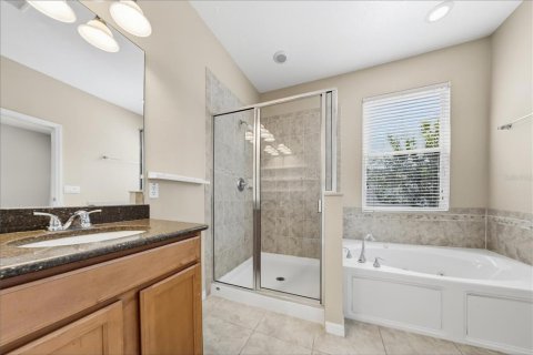 House in Winter Garden, Florida 3 bedrooms, 169.55 sq.m. № 2393865 - photo 12