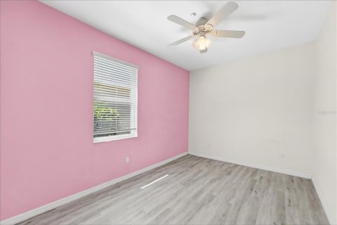 House in Winter Garden, Florida 3 bedrooms, 169.55 sq.m. № 2393865 - photo 14