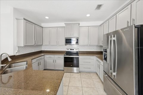 House in Winter Garden, Florida 3 bedrooms, 169.55 sq.m. № 2393865 - photo 6
