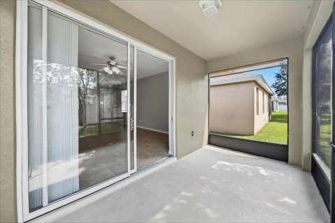 House in Winter Garden, Florida 3 bedrooms, 169.55 sq.m. № 2393865 - photo 16