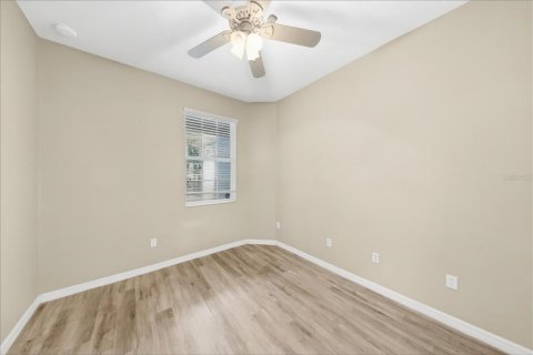 House in Winter Garden, Florida 3 bedrooms, 169.55 sq.m. № 2393865 - photo 13