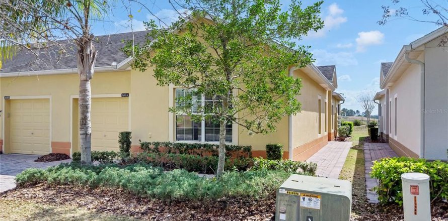 House in Clermont, Florida 2 bedrooms, 139.63 sq.m. № 1549040