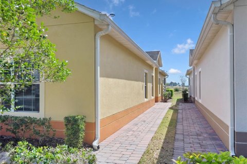 House in Clermont, Florida 2 bedrooms, 139.63 sq.m. № 1549040 - photo 4