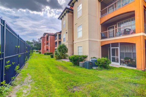 Condo in Orlando, Florida, 2 bedrooms  № 1831606 - photo 11