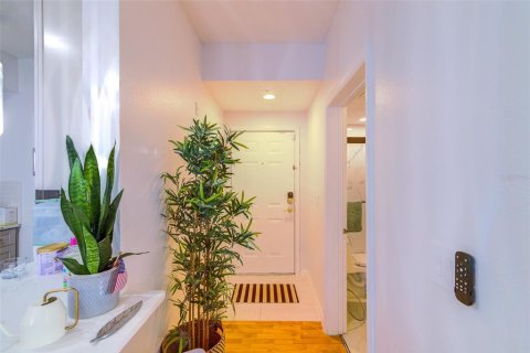 Condo in Orlando, Florida, 2 bedrooms  № 1831606 - photo 24