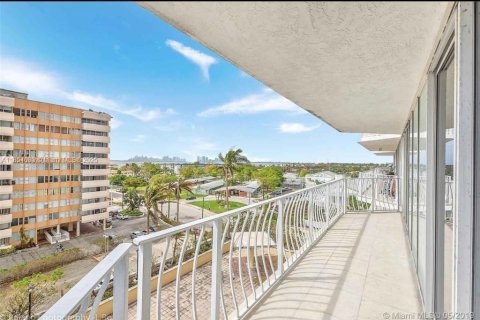 Copropriété à louer à North Bay Village, Floride: 2 chambres, 98.57 m2 № 1871888 - photo 15