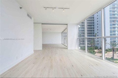 Copropriété à louer à North Bay Village, Floride: 2 chambres, 98.57 m2 № 1871888 - photo 4