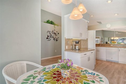 House in Sarasota, Florida 3 bedrooms, 164.34 sq.m. № 1902858 - photo 4