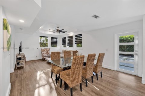 Casa en venta en Miami Shores, Florida, 4 dormitorios, 207.82 m2 № 1943982 - foto 12