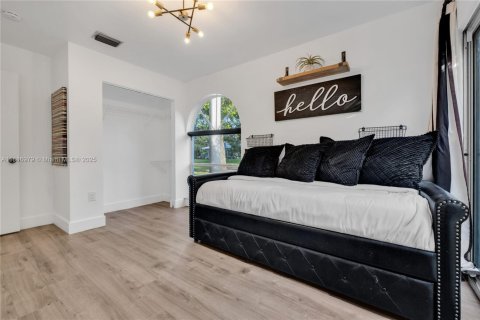 Casa en venta en Miami Shores, Florida, 4 dormitorios, 207.82 m2 № 1943982 - foto 21