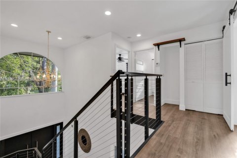 Casa en venta en Miami Shores, Florida, 4 dormitorios, 207.82 m2 № 1943982 - foto 27