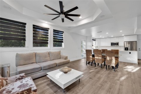Casa en venta en Miami Shores, Florida, 4 dormitorios, 207.82 m2 № 1943982 - foto 10