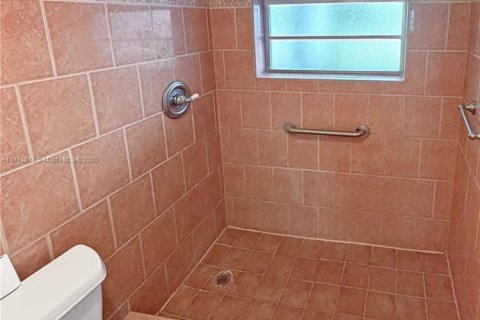 Condo in Margate, Florida, 1 bedroom  № 1949096 - photo 12