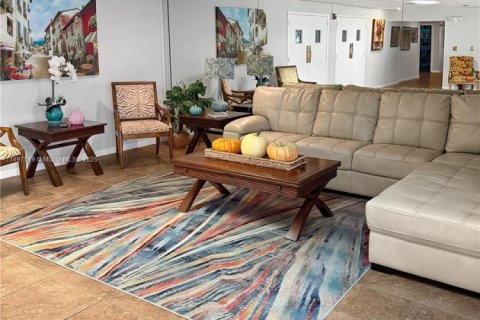 Condo in Margate, Florida, 1 bedroom  № 1949096 - photo 13