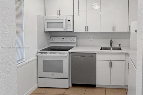 Condo in Margate, Florida, 1 bedroom  № 1949096