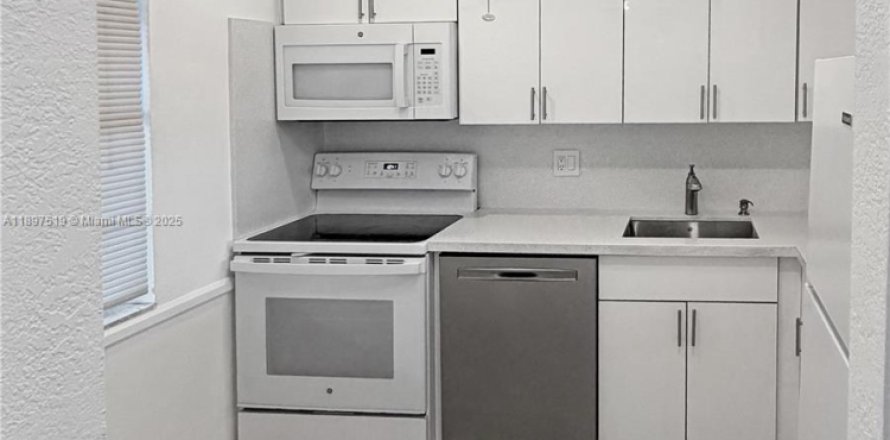 Condo in Margate, Florida, 1 bedroom  № 1949096