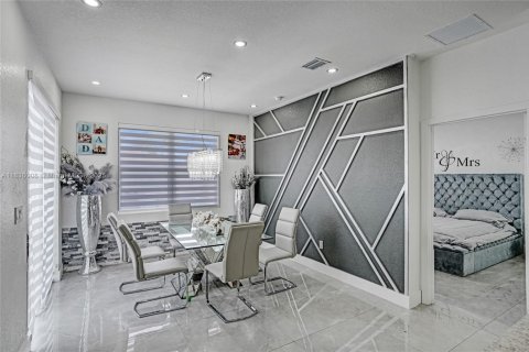 House in Homestead, Florida 3 bedrooms, 156.54 sq.m. № 1943193 - photo 17