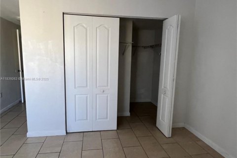 Condo in Miami, Florida, 2 bedrooms  № 1828314 - photo 21