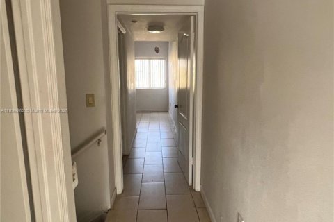 Condo in Miami, Florida, 2 bedrooms  № 1828314 - photo 18